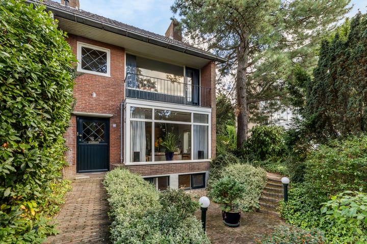 Loosdrechtseweg 129 in Hilversum