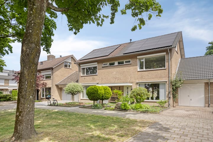 Loostreeplaan 42 in Someren
