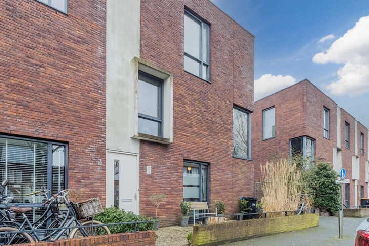 Photo of property Los Angelesstraat 42, 's-Gravenhage