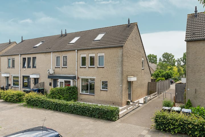 Lotusbloemweg 110 in Almere foto