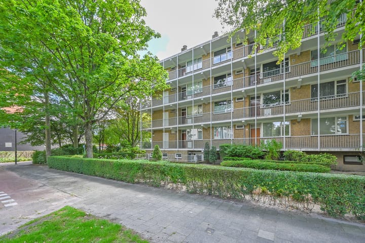 Louis Bouwmeesterstraat 131 in Rijswijk