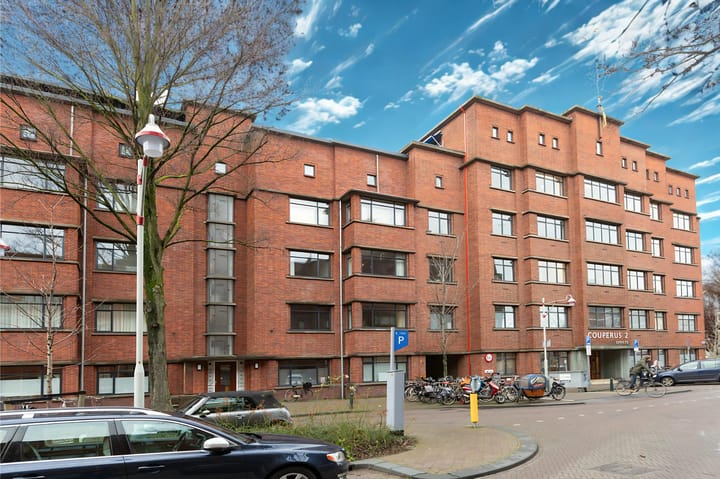 Louis Couperusplein 10 in 's-Gravenhage