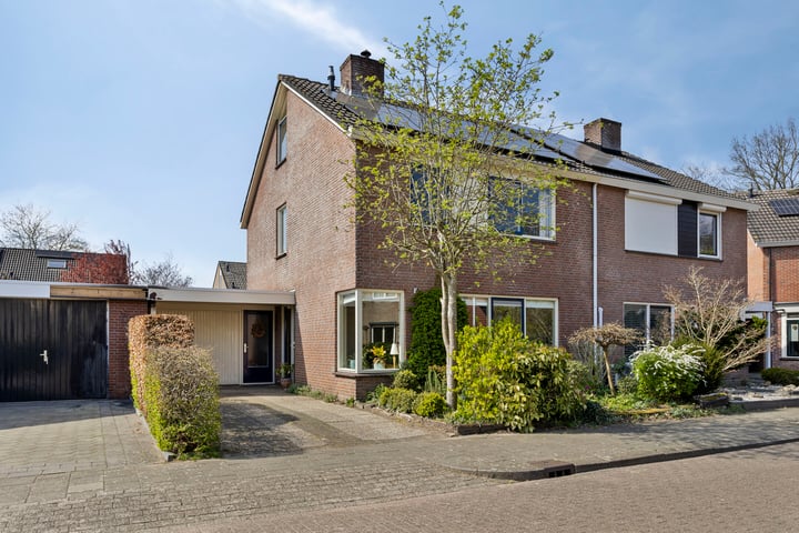 Louis Saalbornstraat 5 in Hengelo photo