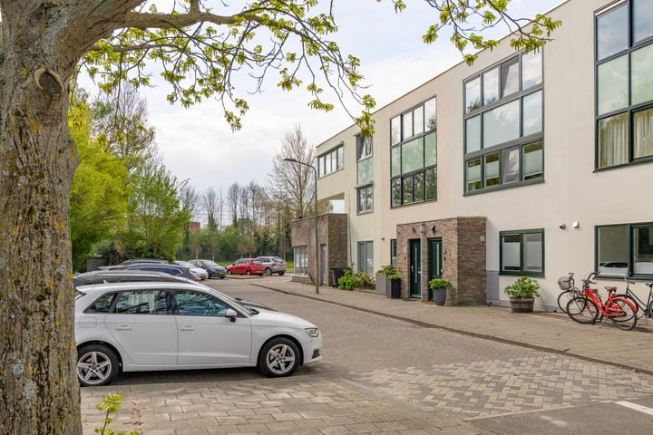Photo of property Louise Hardenbergsingel 9, Leiden