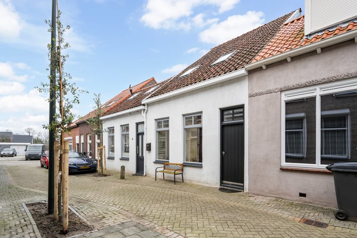 Louisestraat 8 in Tholen