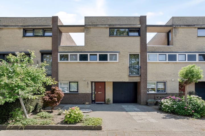 Lovendaalhoeve 35 in Maastricht foto