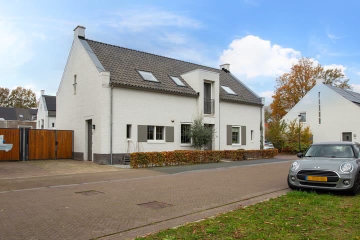 Lucashoef 6 in Oost West en Middelbeers