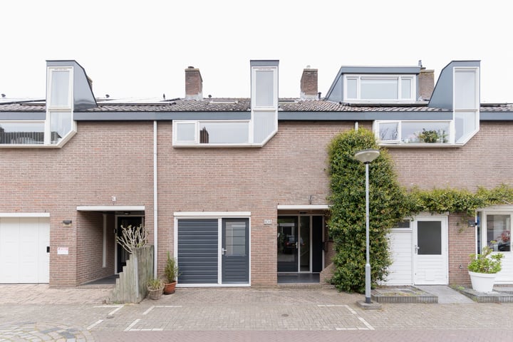 Luchtenburg 105 in Dordrecht