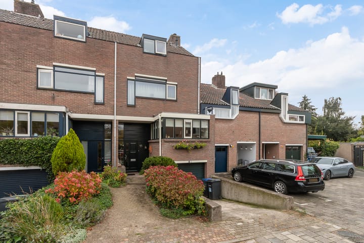 Luchtenburg 11 in Dordrecht