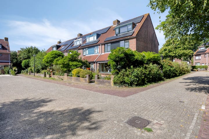Luchtmansplein 23 in Leiden photo