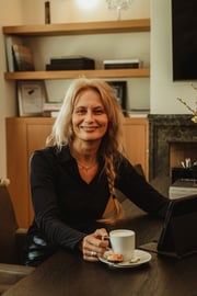 Foto van Lucia de Boer, NVM Register Makelaar & Taxateur bij Drieklomp Makelaars en Rentmeesters Voorthuizen