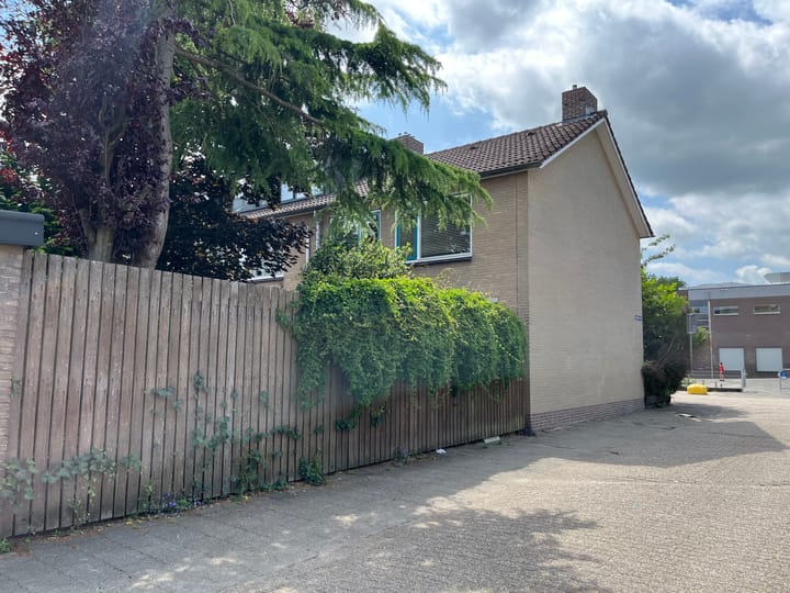 Luitstraat 1 in Purmerend