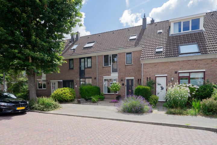 Lunenburg 25 in Heemskerk