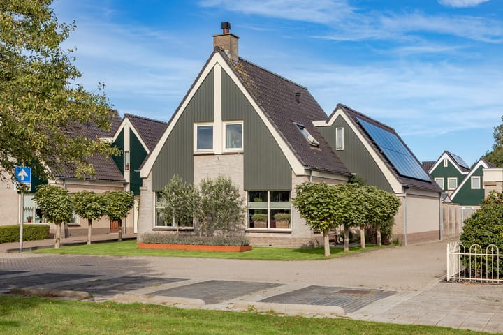 Photo of property Lupinestraat 24, Hippolytushoef