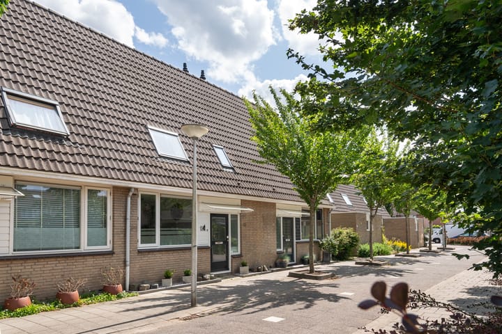 Photo of property Lupineveld 12, Nieuwerkerk aan den IJssel