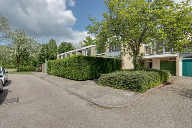 Lutkemeerstraat 74 in Hoofddorp