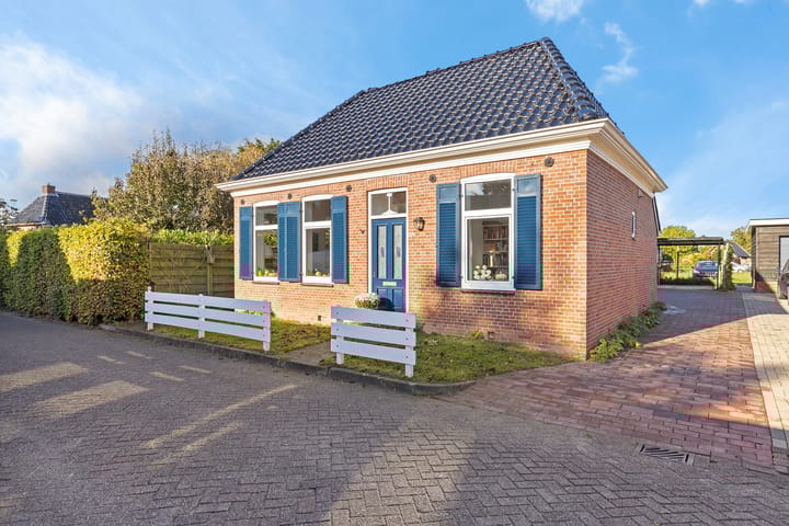 Photo of property M.H. Trompstraat 1, Roodeschool