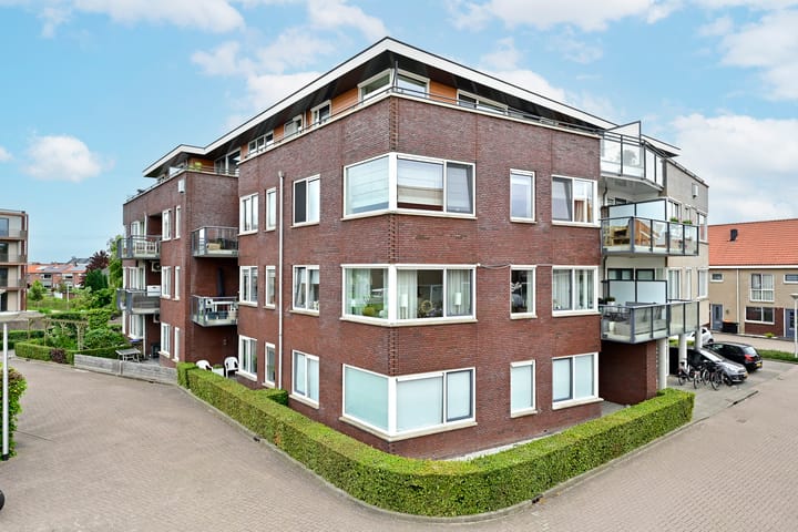 M. Waltuch-Kauffmannstraat 5 in Ter Aar
