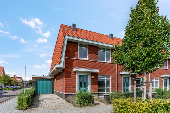 Maagd 15 in Elst