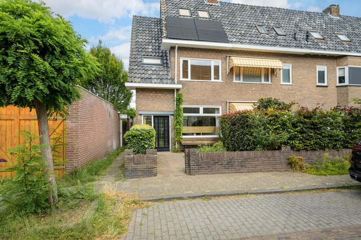 Maanstraat 1 in Breda