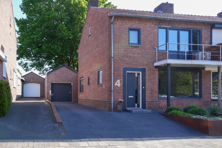 Maanstraat 4 in Geleen