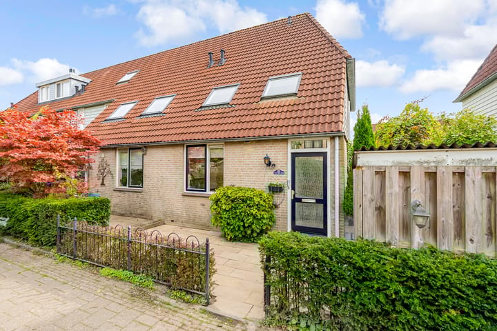 Maanzaadpad 25 in Almere