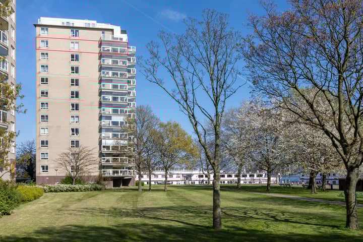 Maasboulevard 64 in Schiedam