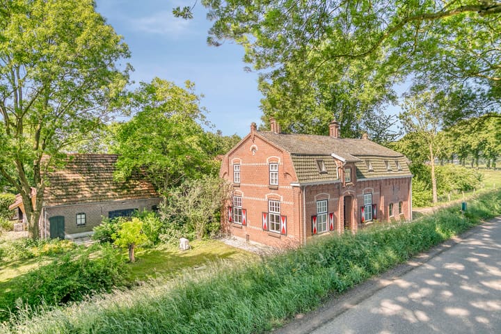 Maasdijk 17 in Neerloon