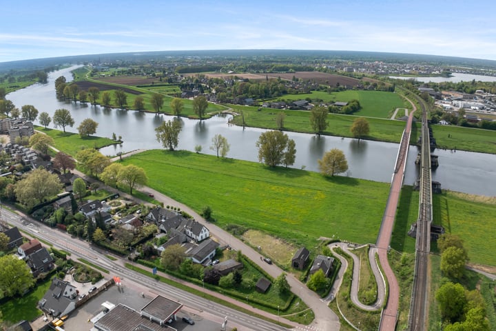 Maasdijk 18 in Mook