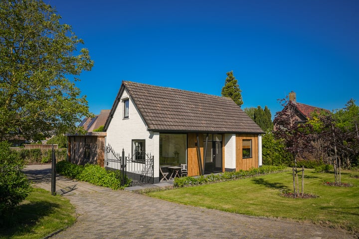 Photo of property Maasdijk 73, Wijk en Aalburg