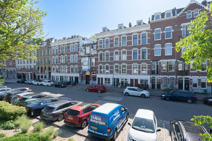 Maaskade 133B in Rotterdam photo