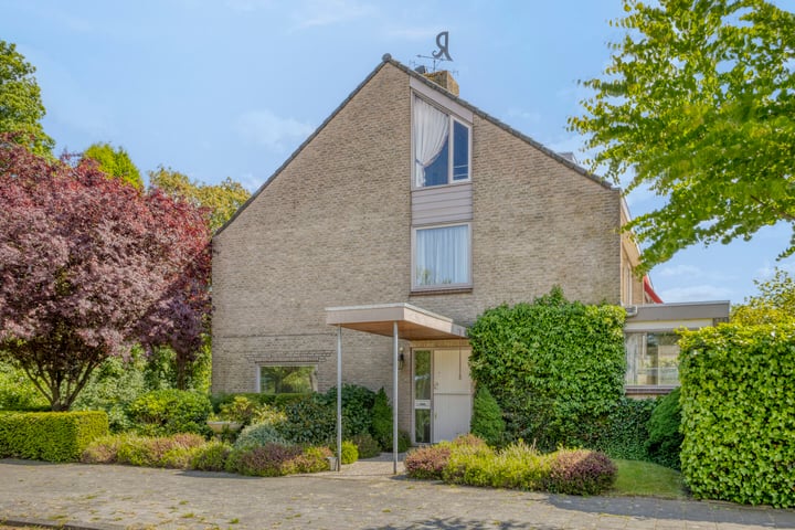 Maaslaan 25 in Son en Breugel