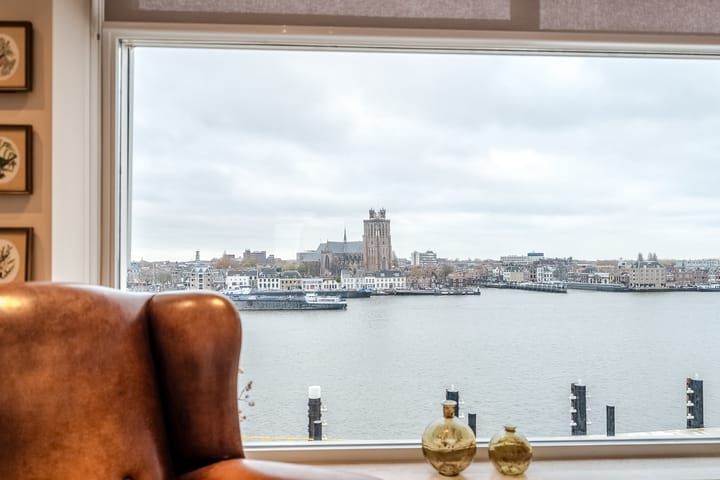 Photo of property Maasplein 30, Zwijndrecht