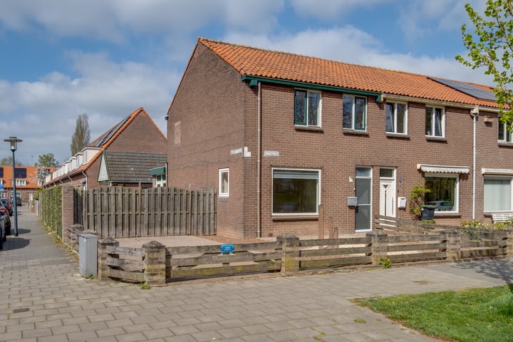 Maasstraat 1 in Deventer