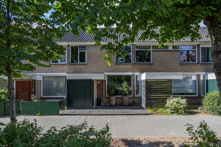Maasstraat 12 in Rozenburg foto