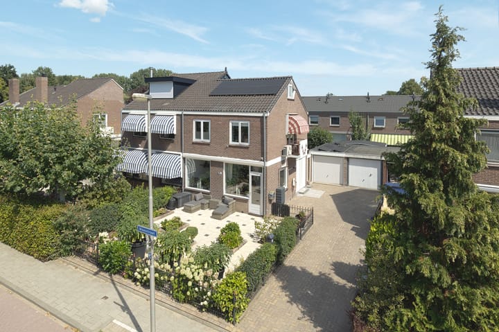 Maasstraat 19 in Barendrecht photo