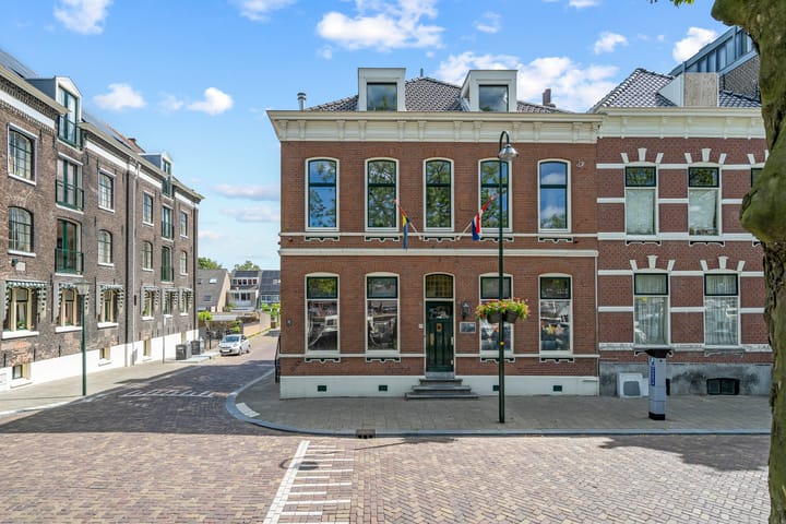 Maasstraat 2 in Vlaardingen