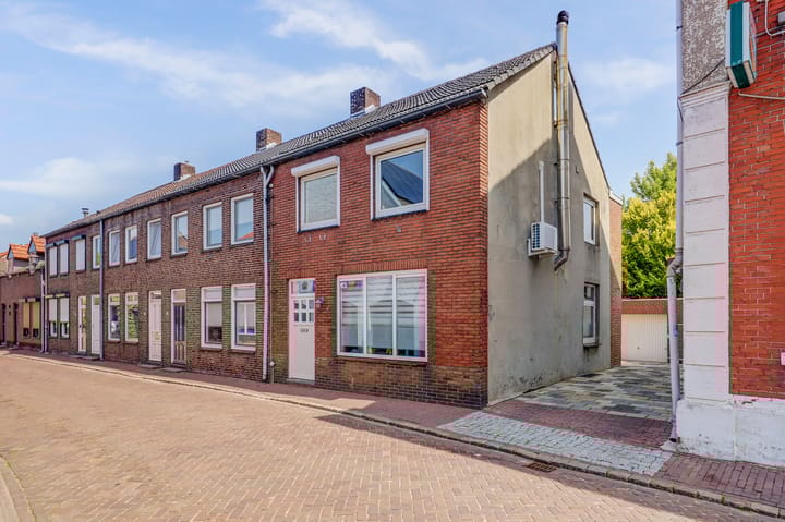 Maasstraat 4 in Arcen
