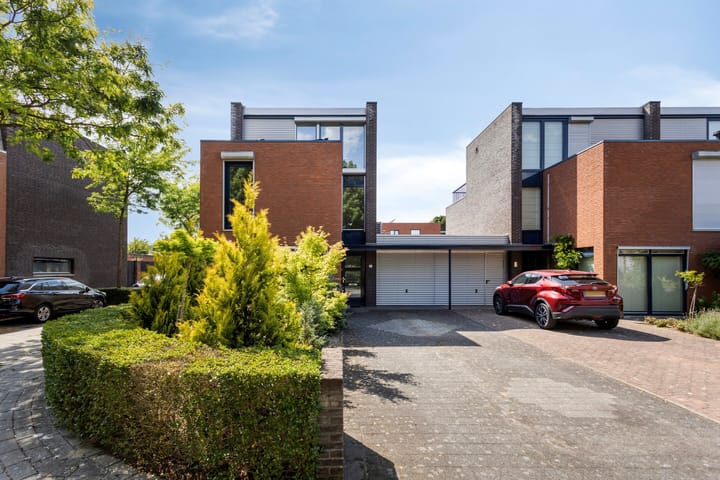 Maasvelderweg 24 in Maastricht