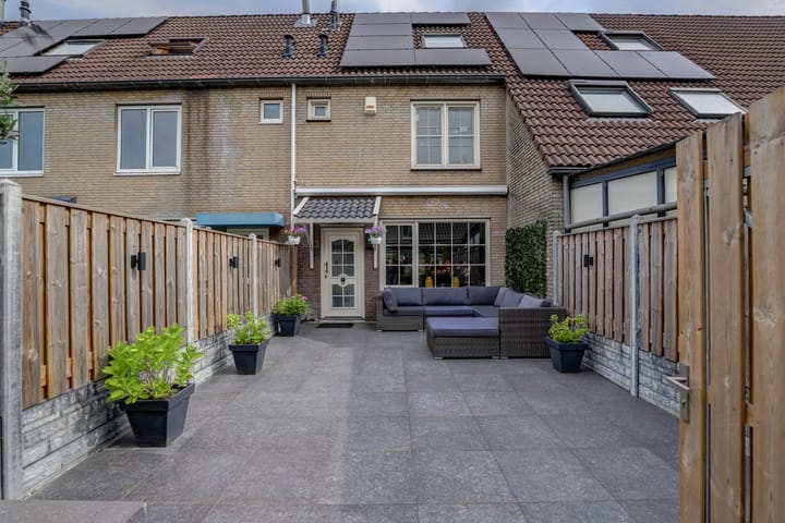 Madelief 40 in Hoogvliet Rotterdam