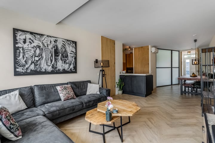 Photo of property Madelinushof 12, Wijk bij Duurstede