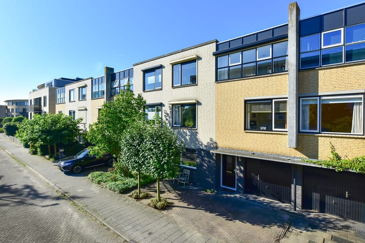 Madridsingel 32 in Alphen aan den Rijn