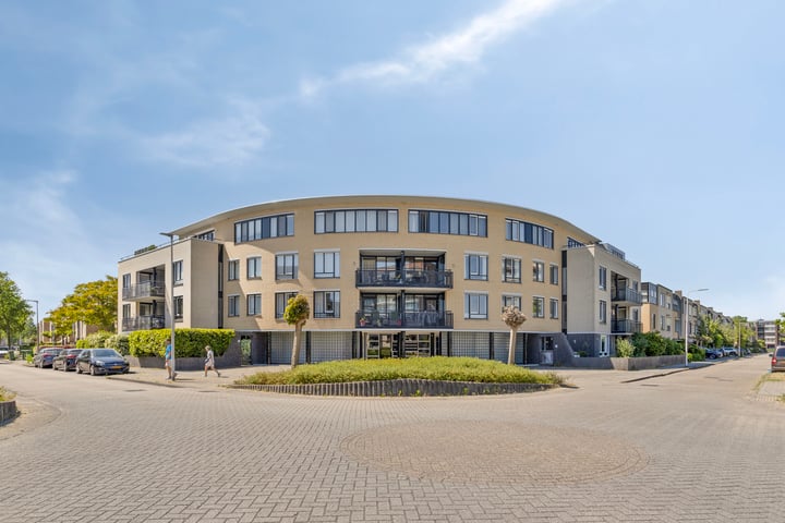 Photo of property Madridsingel 60, Alphen aan den Rijn