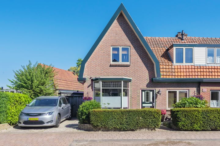 Maerten van Heemskerckstraat 85 in Heemskerk foto