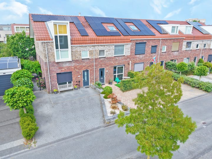 Magdalenapolder 17 in Amersfoort photo