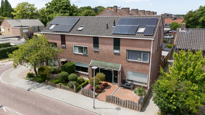 Magnoliastraat 12 in Rozenburg