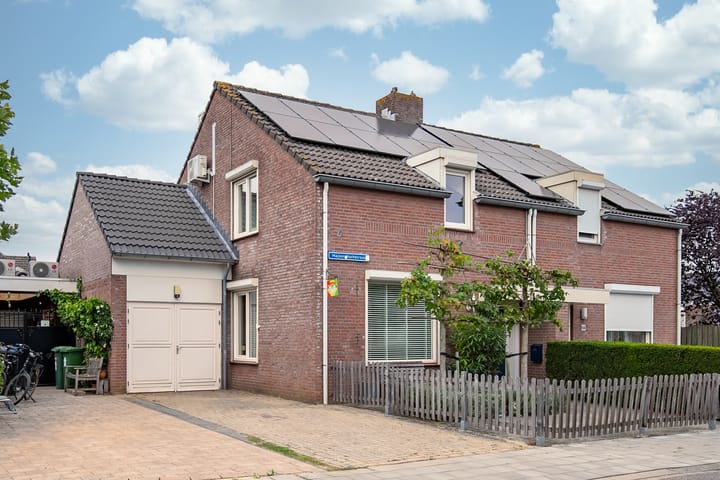 Majoor Huthstraat 66 in Linne