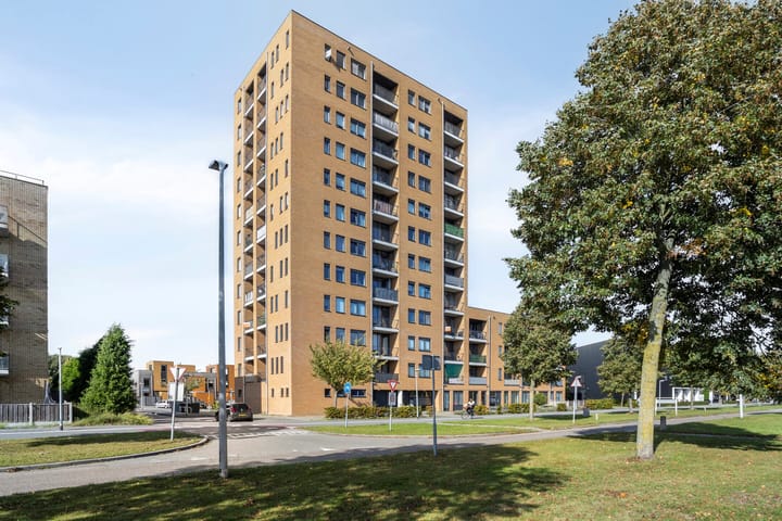 Makassarhof 66 in Almere foto