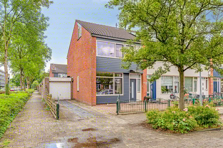 Photo of property Mansholtstraat 75, Hoogezand