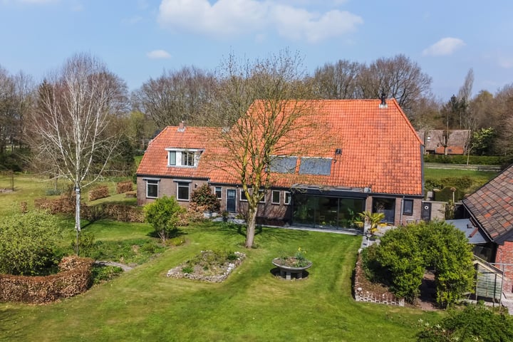 Photo of property Mantingerdijk 13, Mantinge